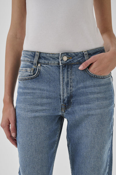 04 The Mommy 139 Jeans