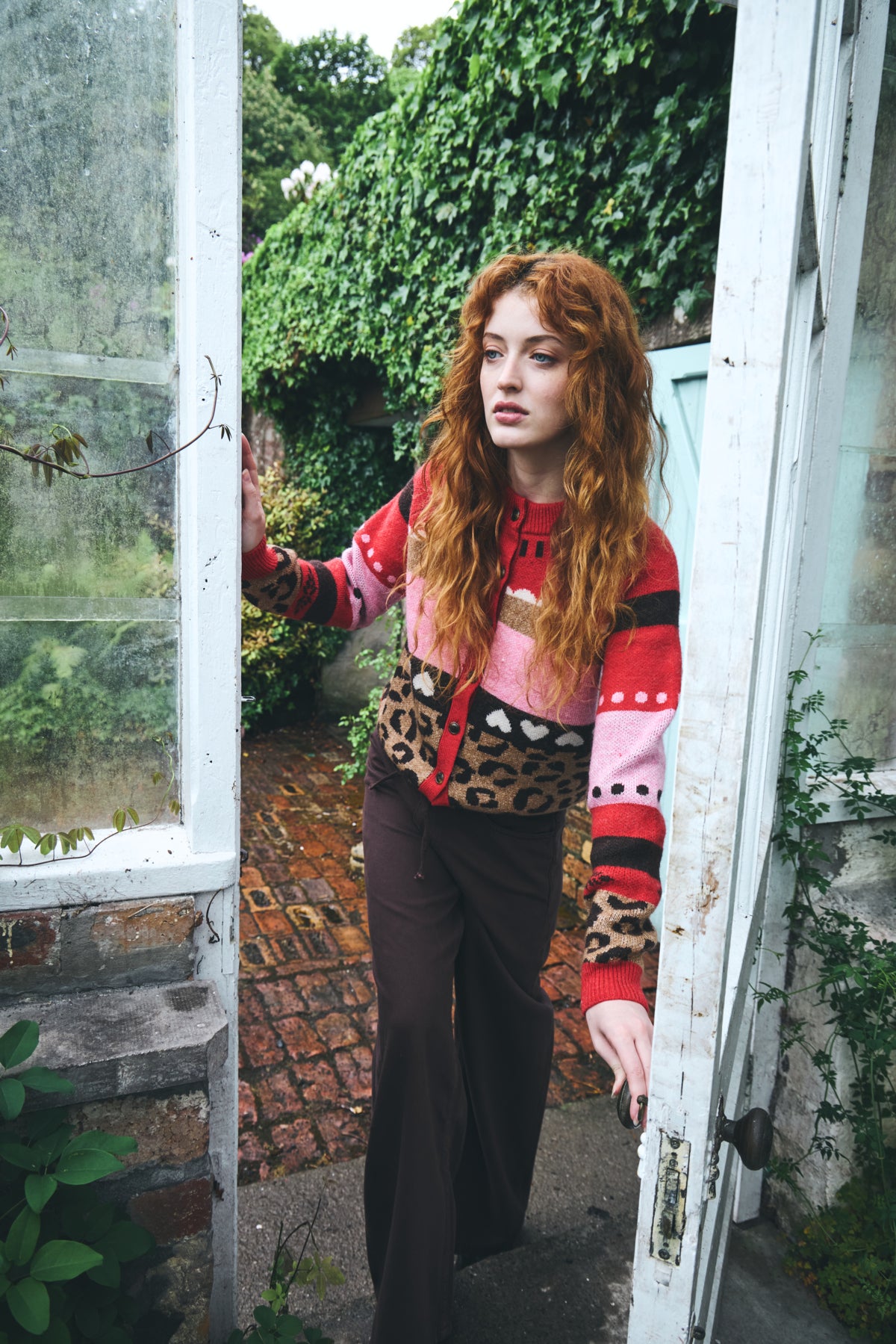 IhLivoni Cardigan in Poinsettia