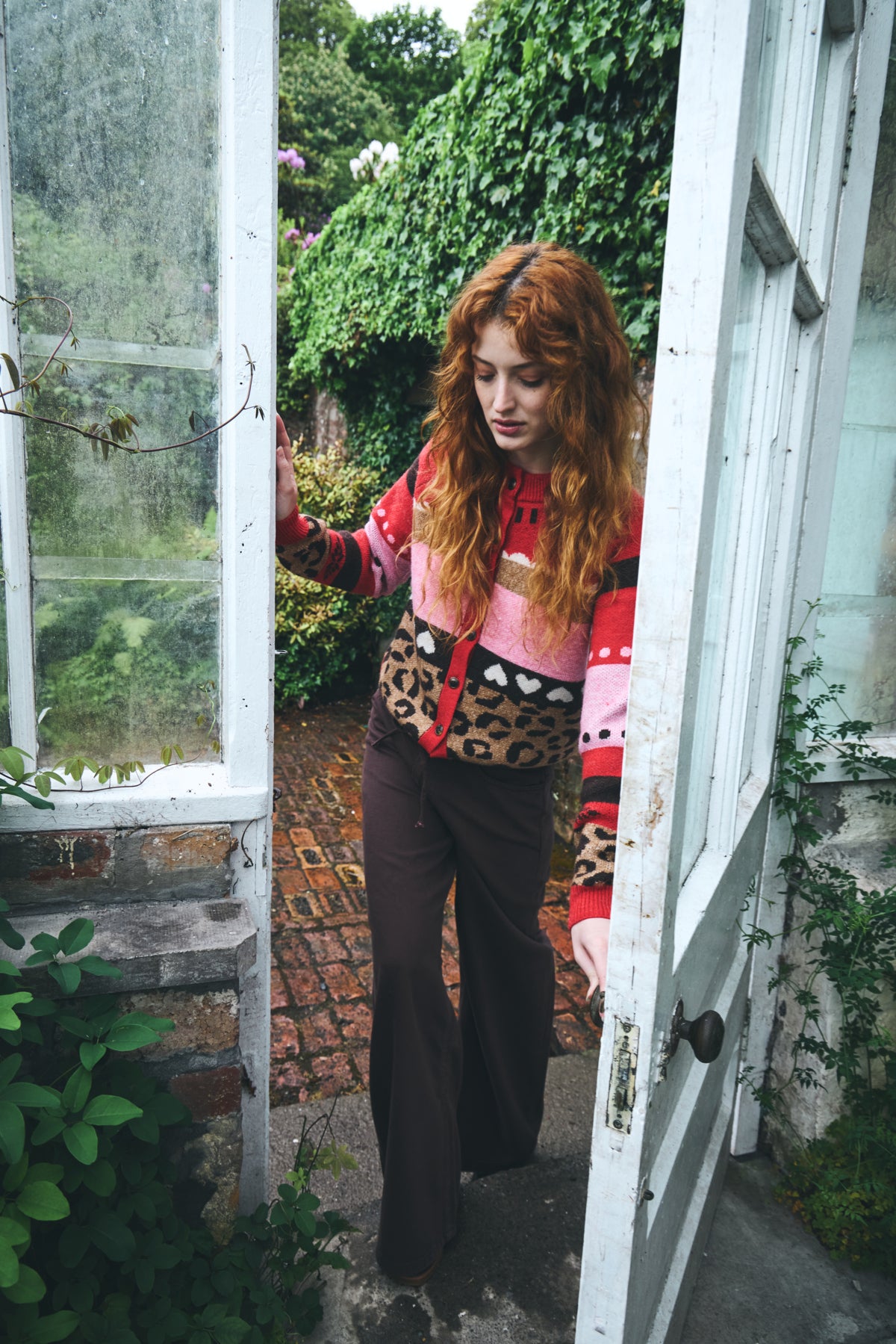 IhLivoni Cardigan in Poinsettia