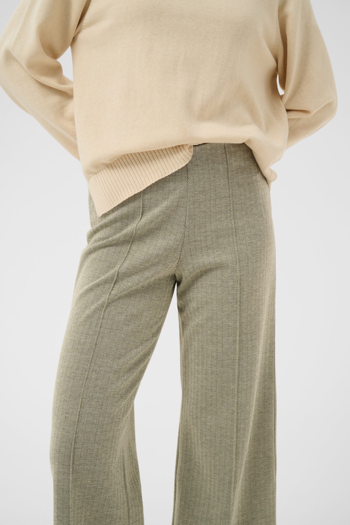 IlisanPW Trousers in Beetle Herringbone