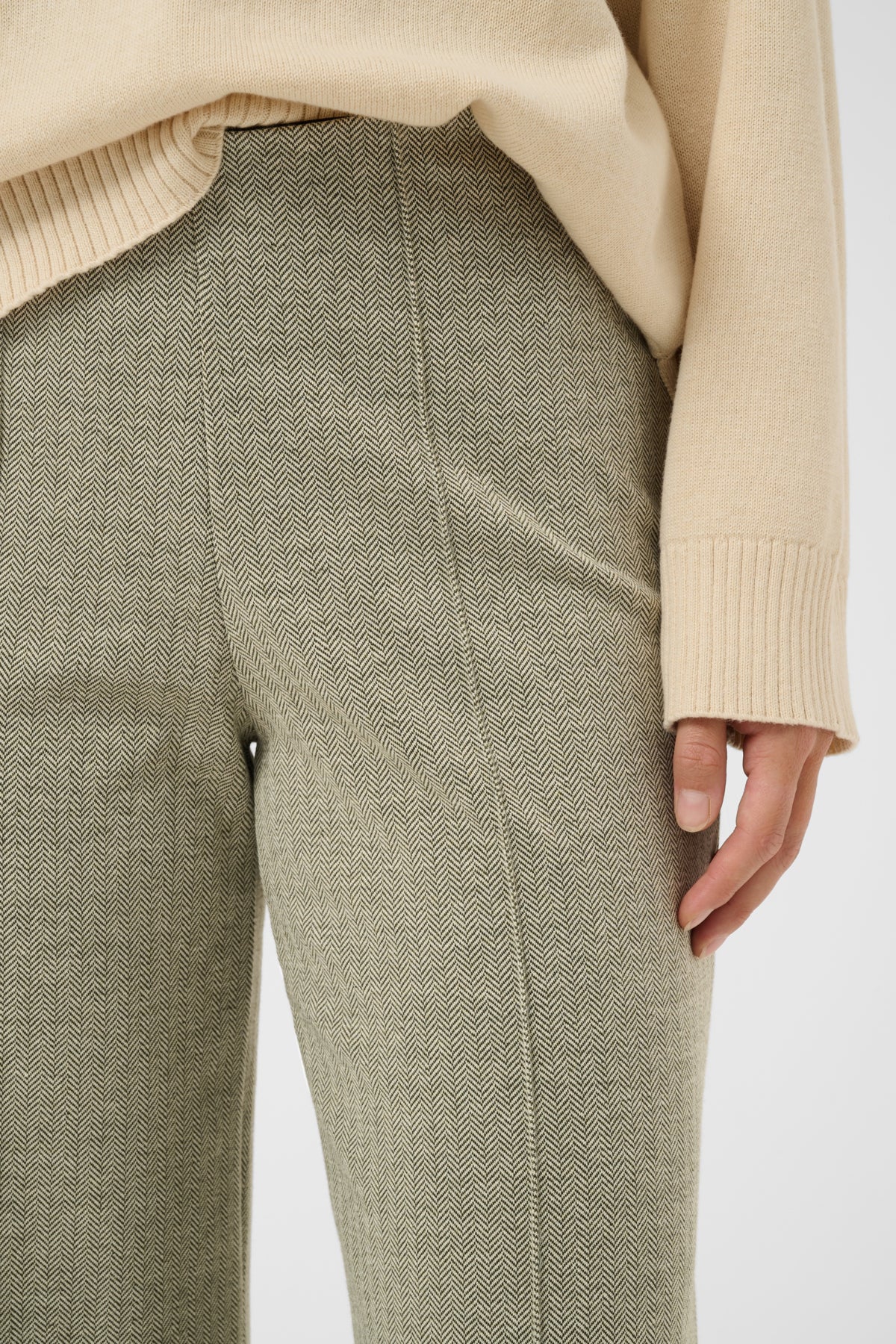 IlisanPW Trousers in Beetle Herringbone