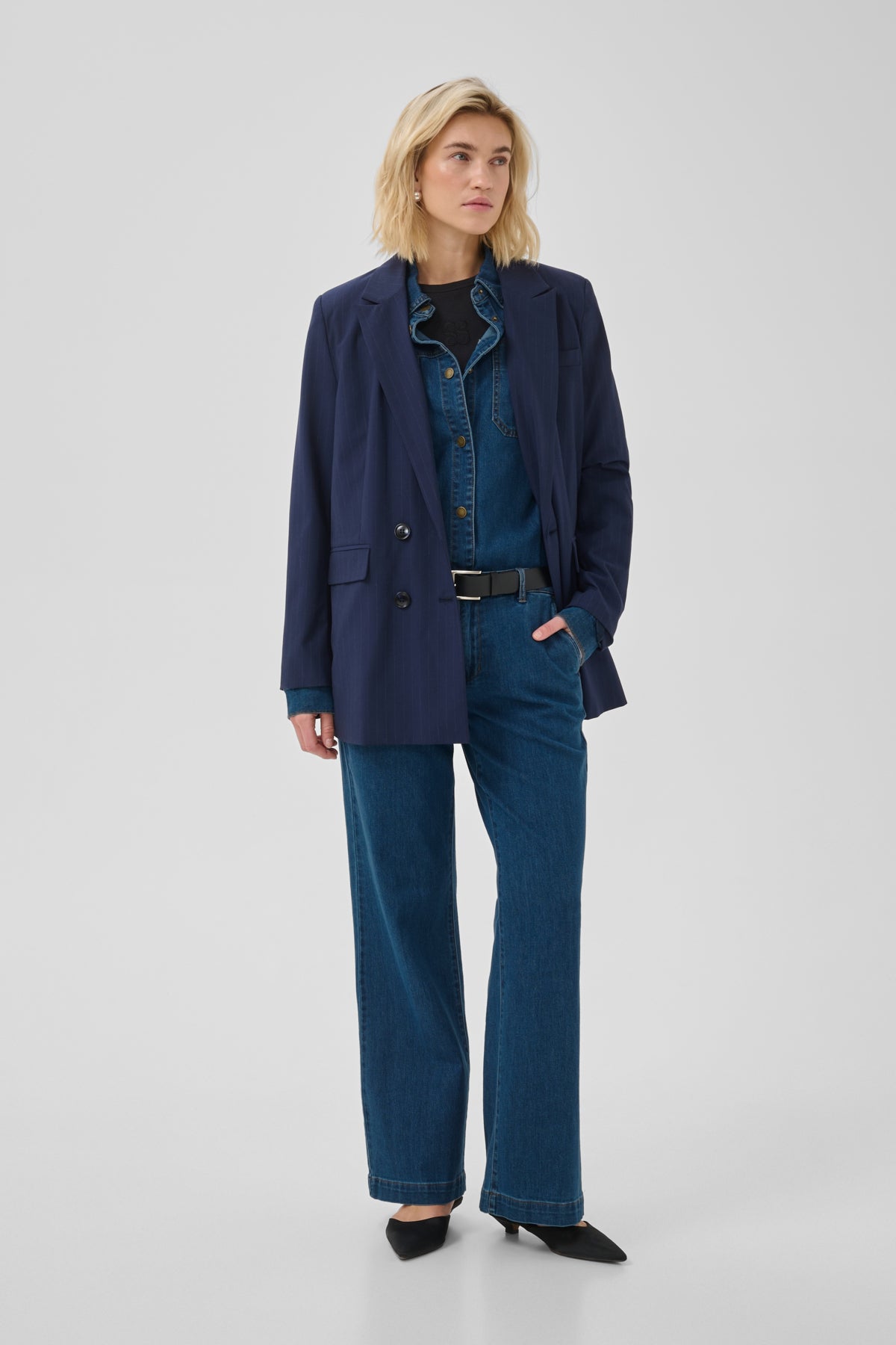 30 The Lara 115 Pant in Medium Clear Blue Wash