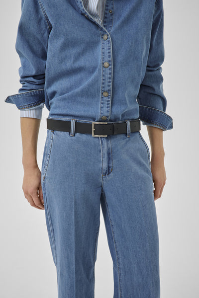 30 The Lara 115 Jeans in Medium Blue Wash