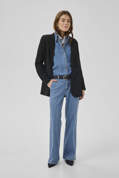 30 The Lara 115 Jeans in Medium Blue Wash