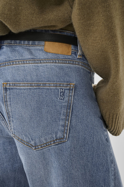 BalooMW 139 High Barrel Jeans in Medium Blue Wash