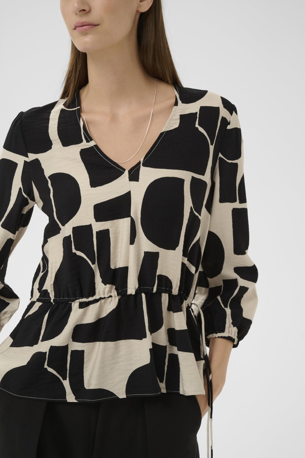 LynnIW V-Neck Blouse