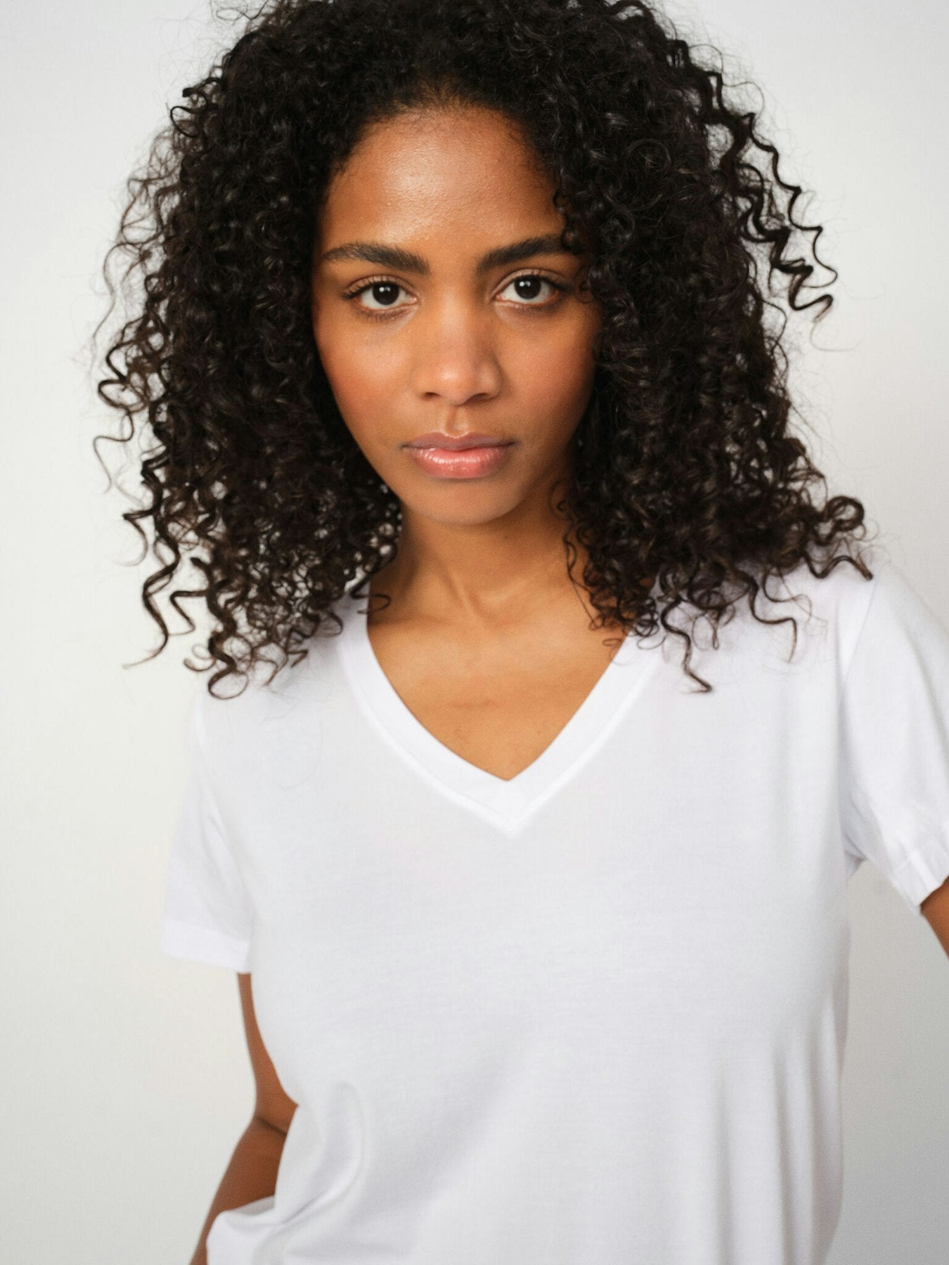 MMDala v-neck Basic Tee