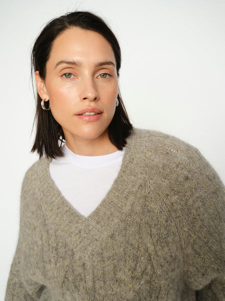 MMUnnur Hale V-Neck Knit