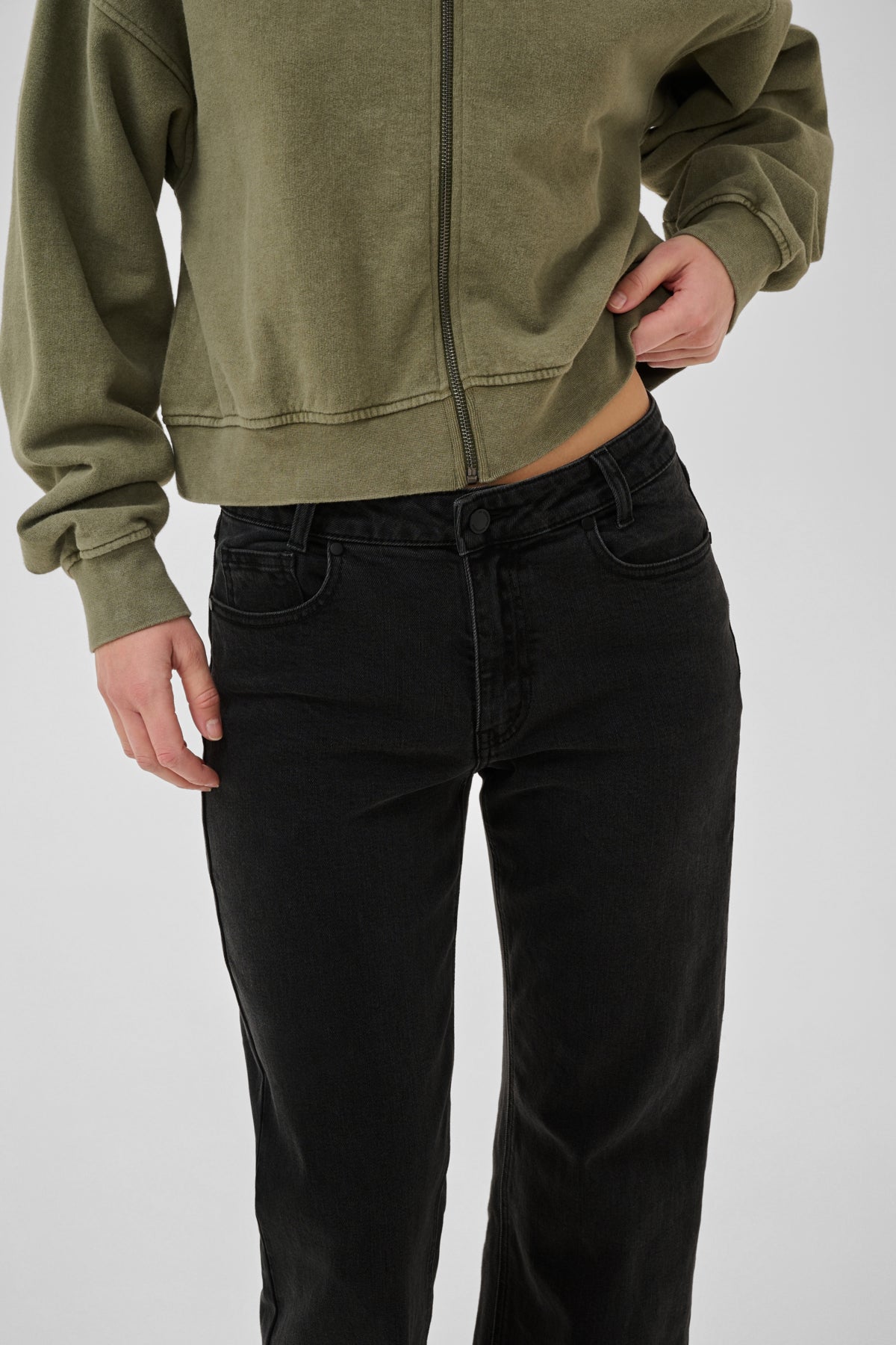 MWValla 144 Straight Leg Jeans - Colour Options