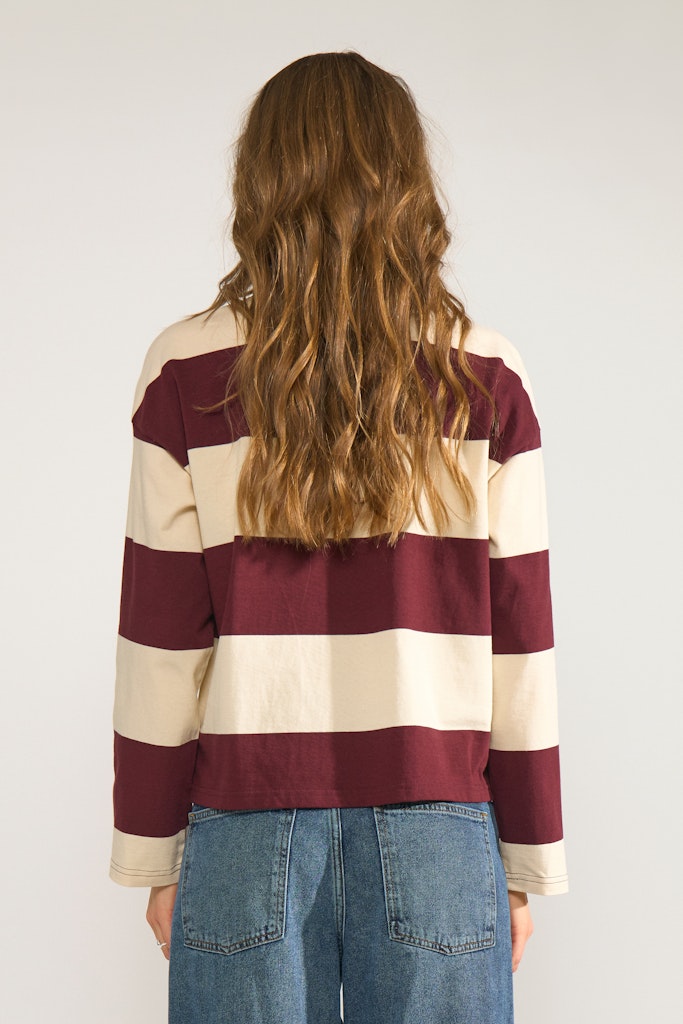 NuDarin Sweater