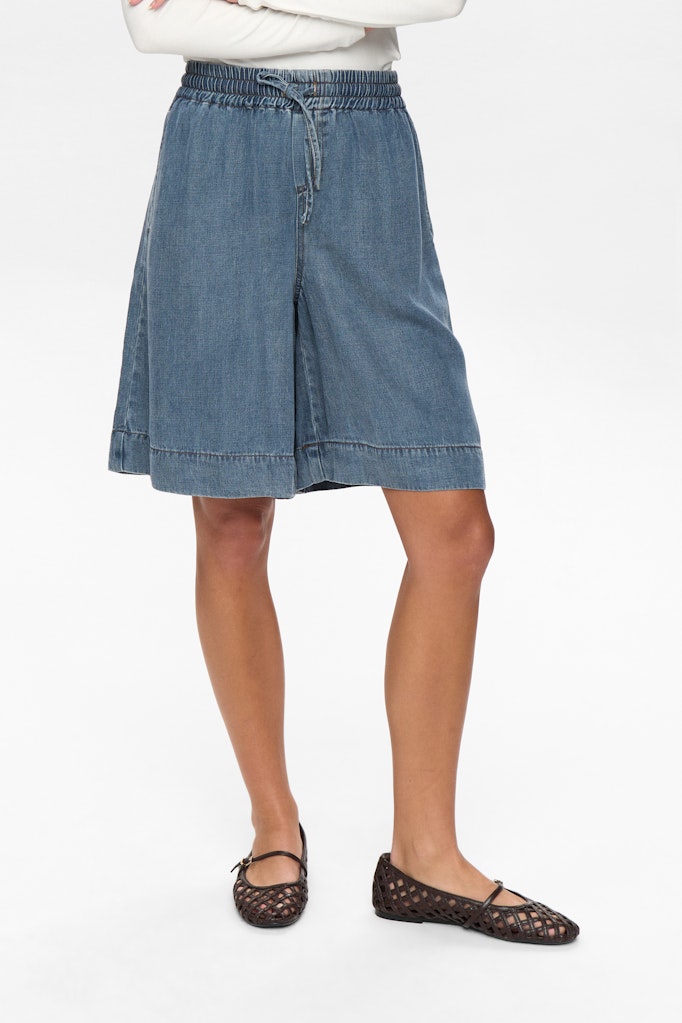 NuElida Shorts