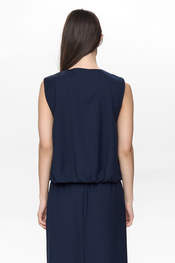 NuJulia Vest