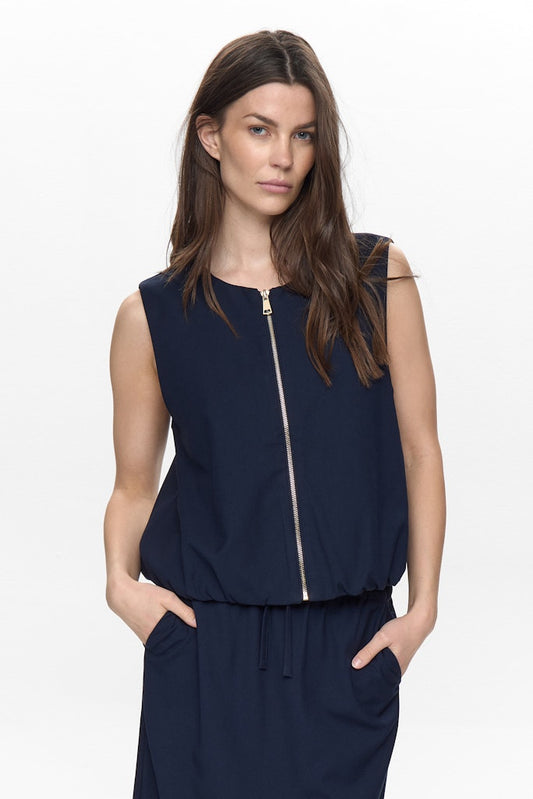 NuJulia Vest