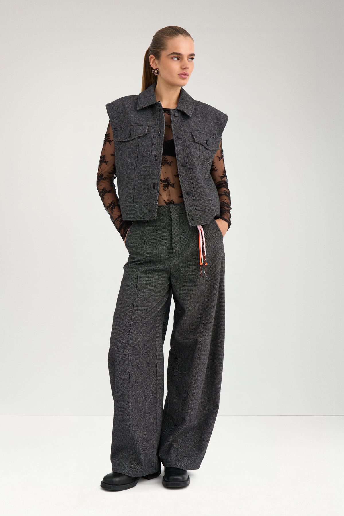 NuRoki Barrel Trousers