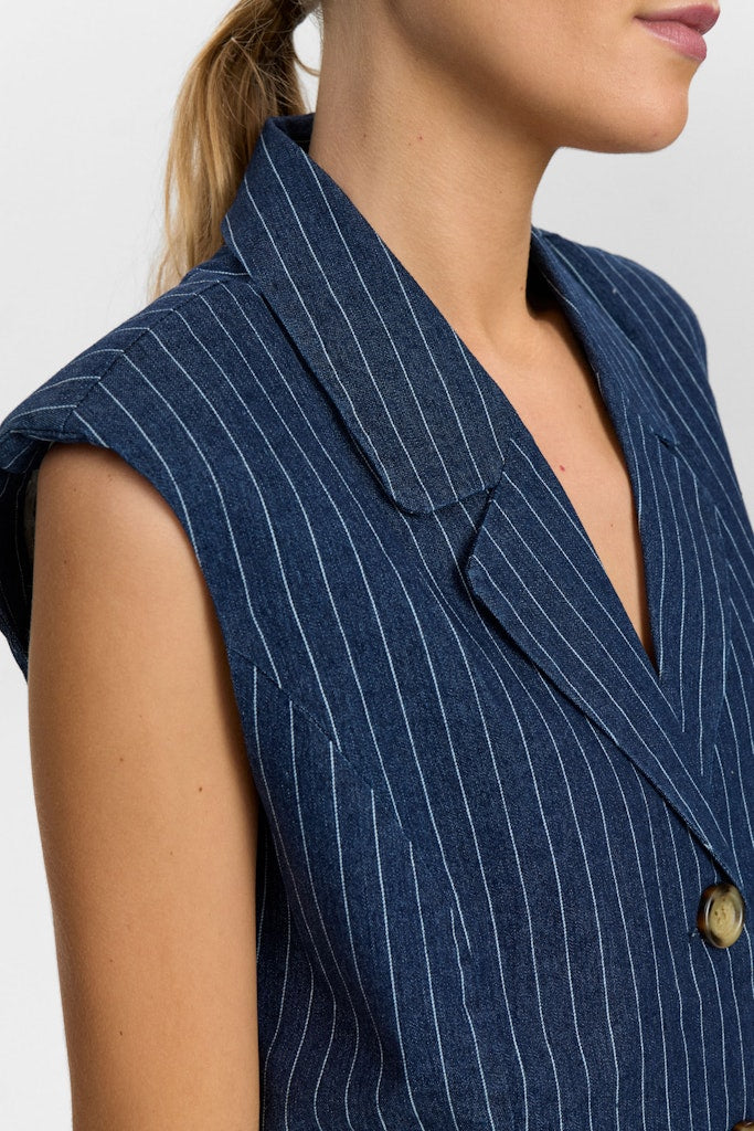 NuVibeke Vest
