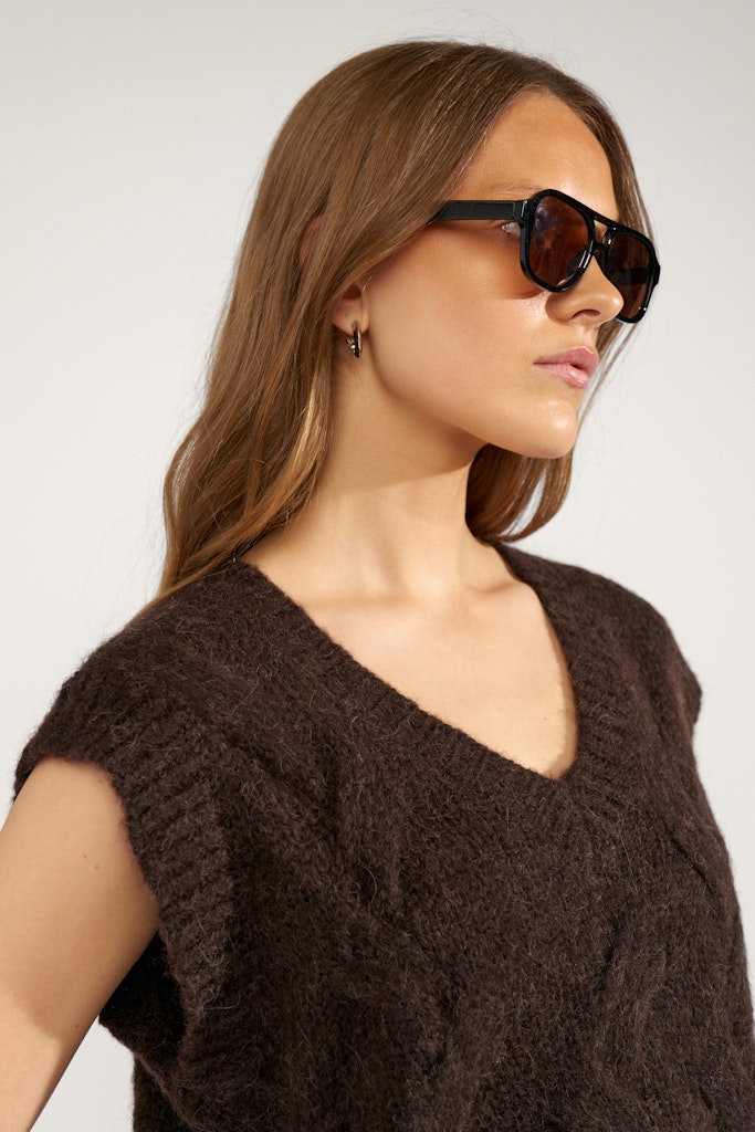 NuAlmas Knitted Vest - GRS