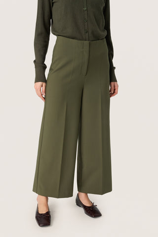 SLCorinne Wide Cropped Pants in Grape Leaf
