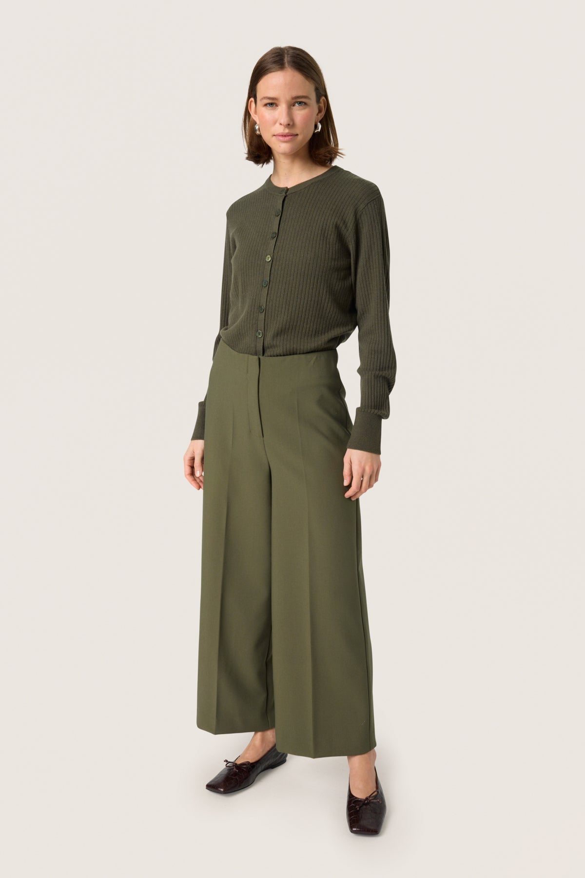 SLCorinne Wide Cropped Pants in Grape Leaf