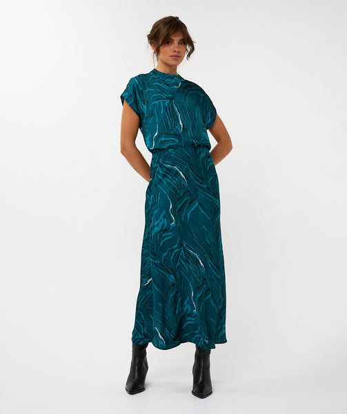 15702 Crystal Waves Skirt