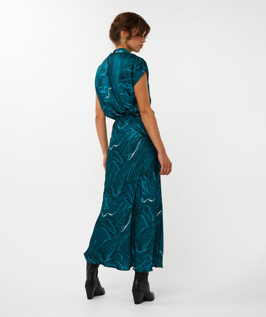 15702 Crystal Waves Skirt
