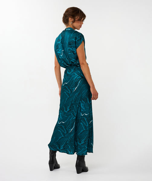 15702 Crystal Waves Skirt