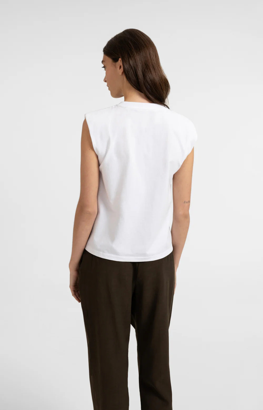 YAYA Double Layer Sleeveless Top with Scarf
