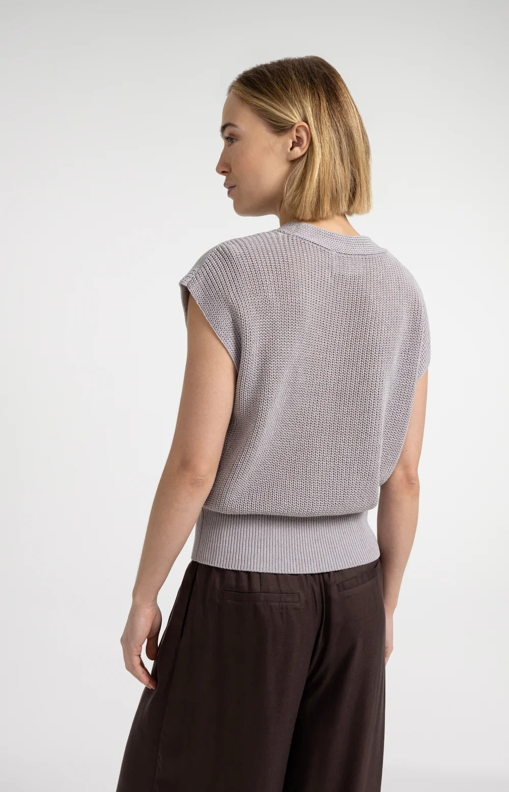 YAYA V-neck Textured Sleeveless Sweatshirt