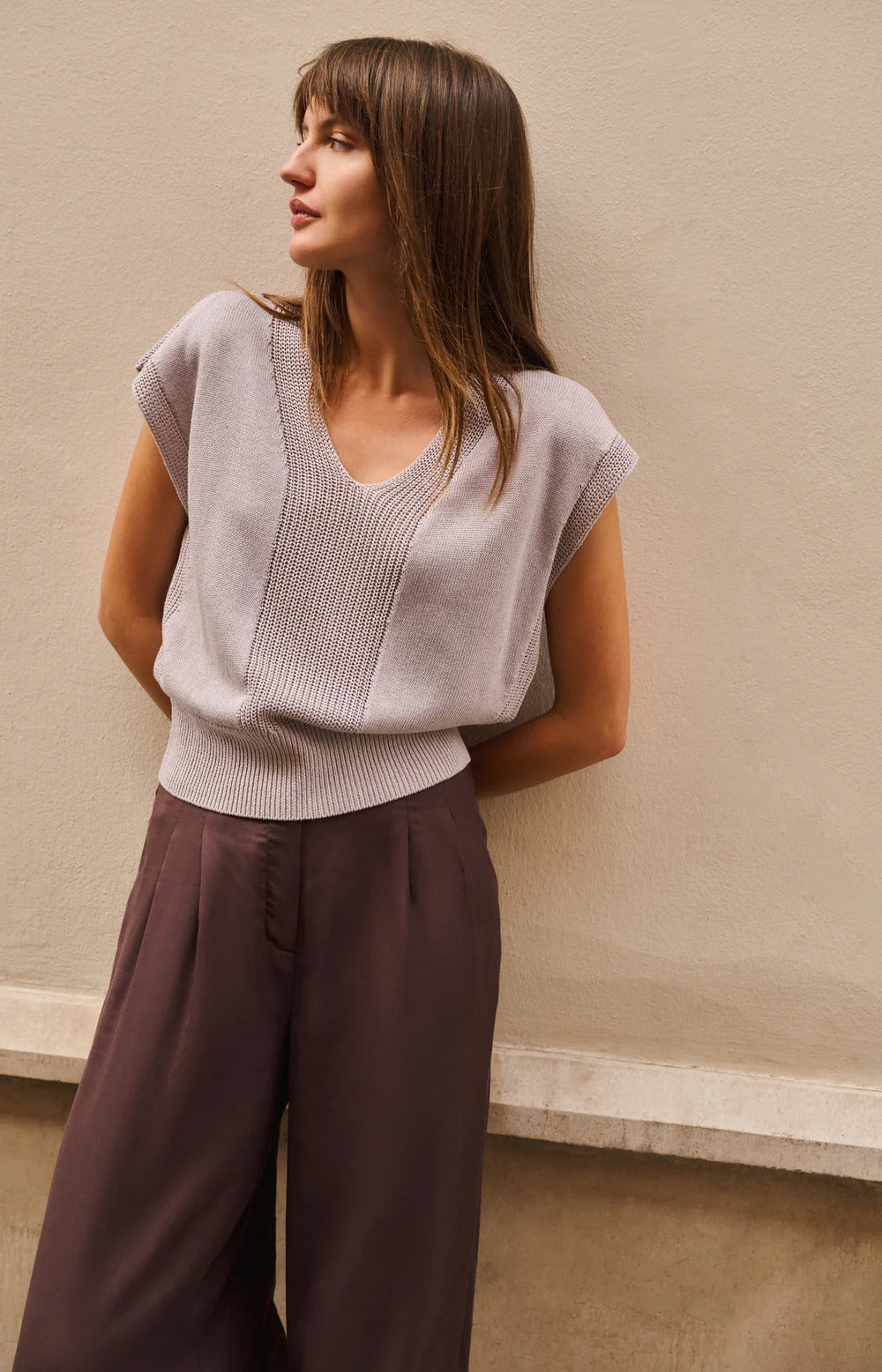 YAYA V-neck Textured Sleeveless Sweatshirt